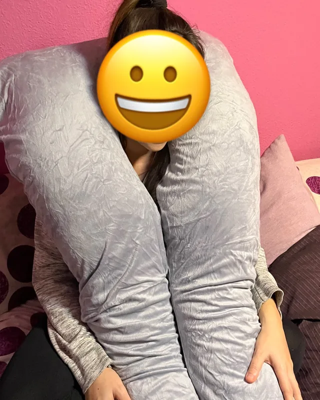 The Pregnancy Pillow U-shaped pregnancy pillow, photographed by a buyer in Spain