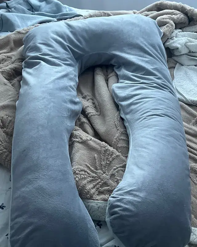 The Pregnancy Pillow U-shaped pregnancy pillow, photographed by G***u, verified buyer