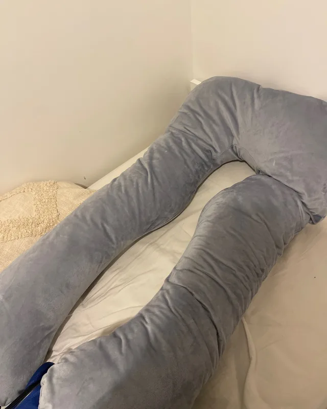 The Pregnancy Pillow U-shaped pregnancy pillow, photographed by a buyer in France